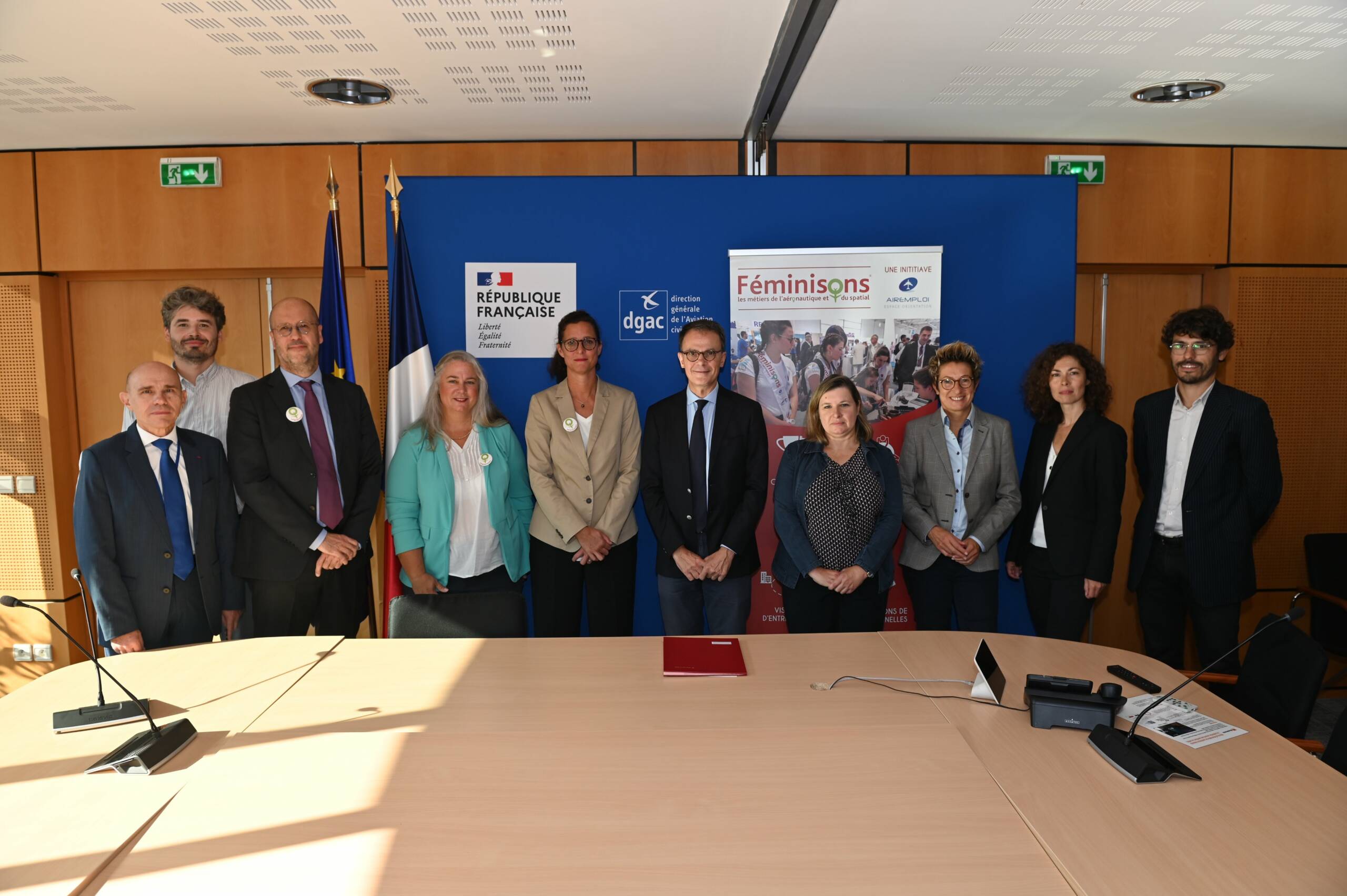 La DGAC signe la charte « Féminisons les métiers de l’aéronautique »